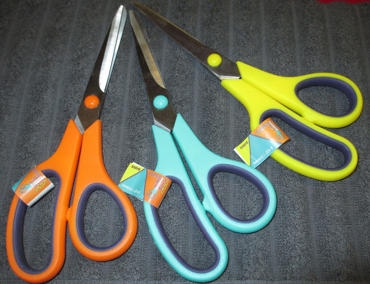 SAKSET, värikkäät edulliset sakset, 21,5cm