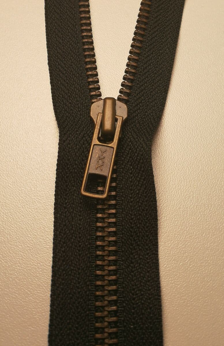 MUSTA patina, Metallivetoketju 6mm housu