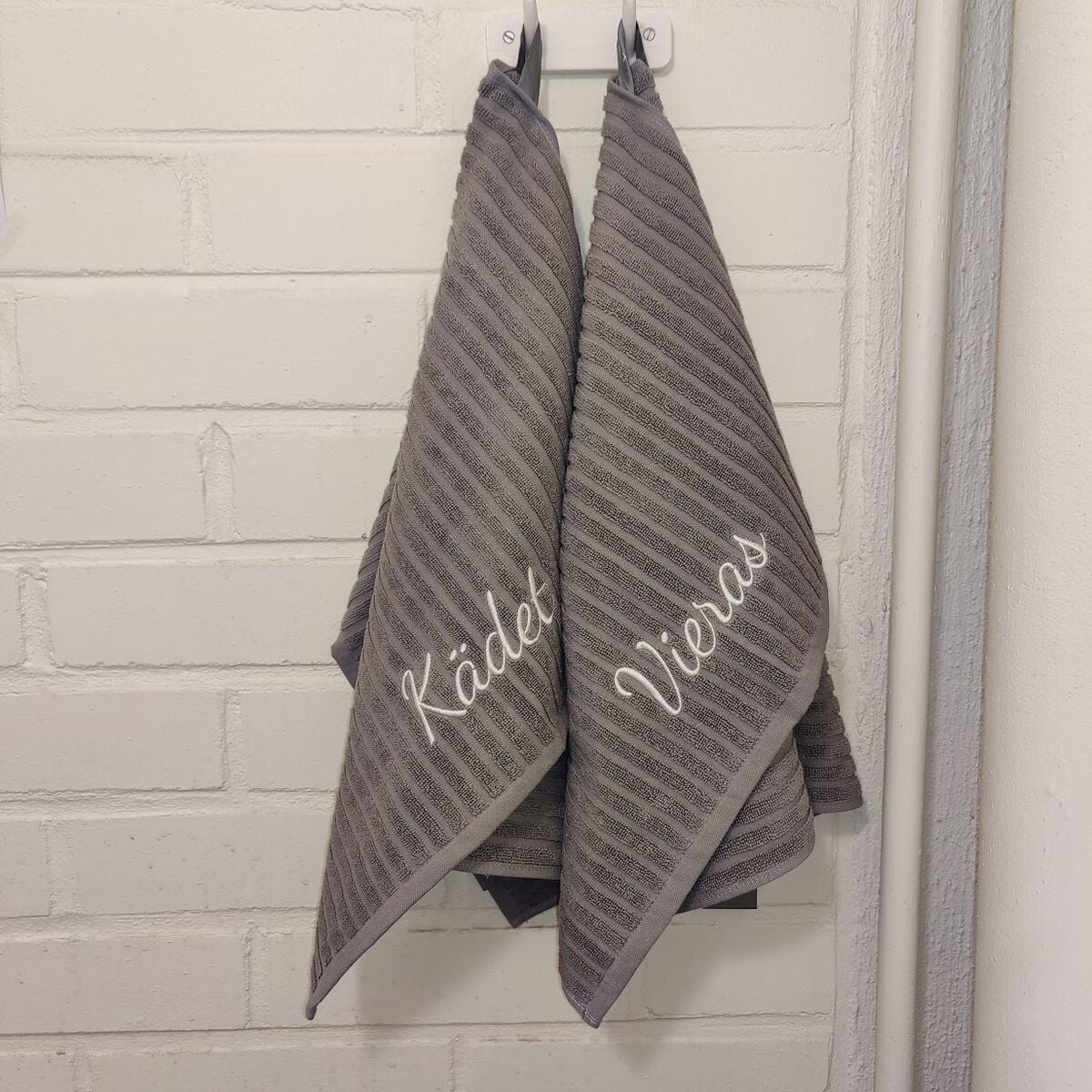 Käsipyyhe 2kpl, Kädet ja Vieras